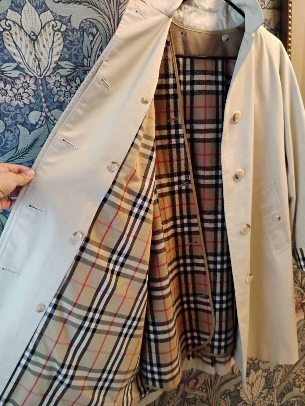 Vintage Burberry Trench Coat With Removable Liner, Mid length - Picture 6 of 16